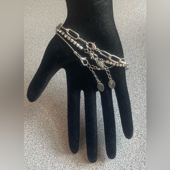 Claire’s Set Of Three Silver Toned Bracelets - Picture 2 of 6